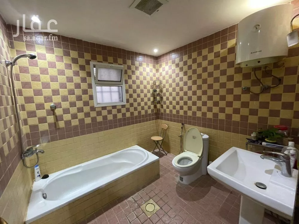 4 bedroom villa in King Abdullah 6