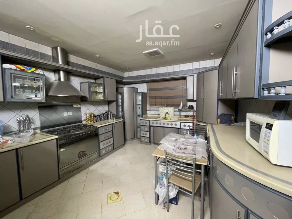 4 bedroom villa in King Abdullah 7