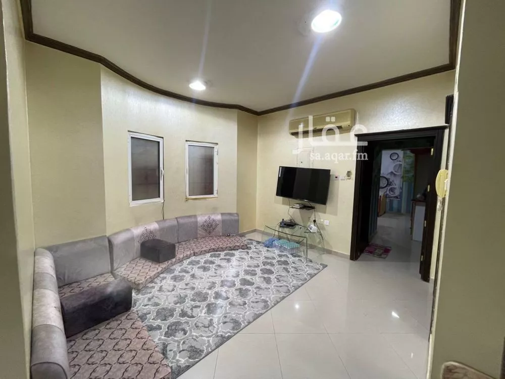 4 bedroom villa in King Abdullah 8
