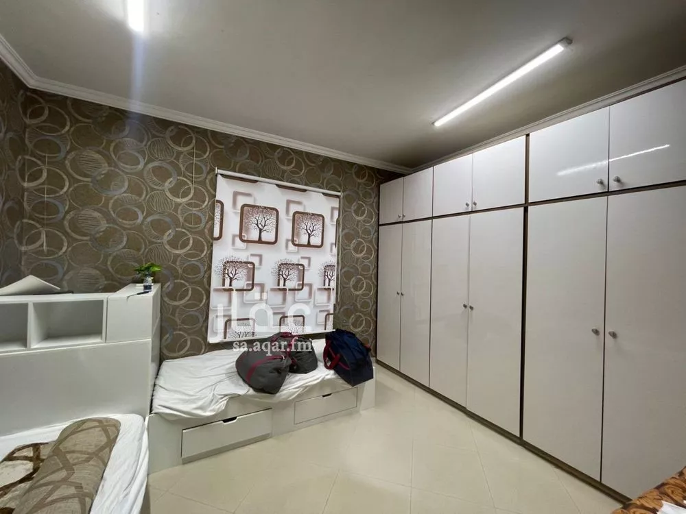4 bedroom villa in King Abdullah 10