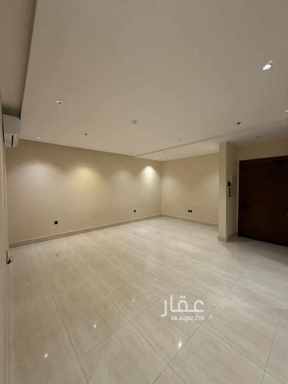 فيلا 4 غرف في العارض 11