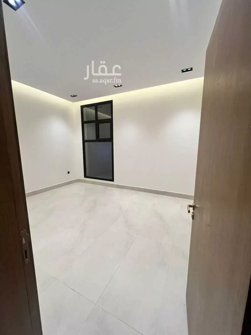 فيلا 7 غرف في الرمال 10