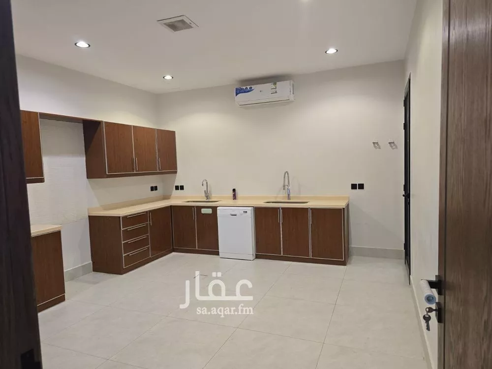 6 bedroom villa in Al Mahdiyyah 4