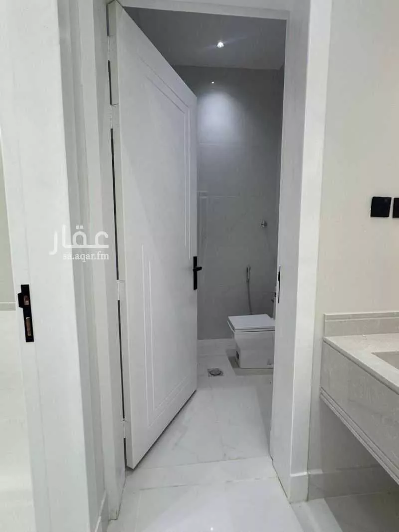 6 bedroom villa in Al Janadriyah, Riyadh 12