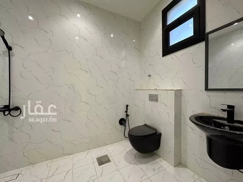 5 bedroom villa in Al Aridh 2