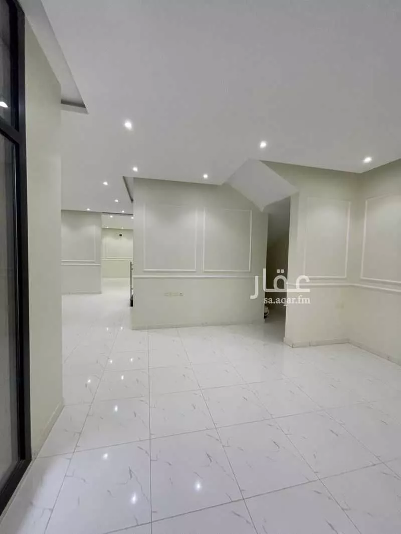 5 bedroom villa in Al Aridh 3