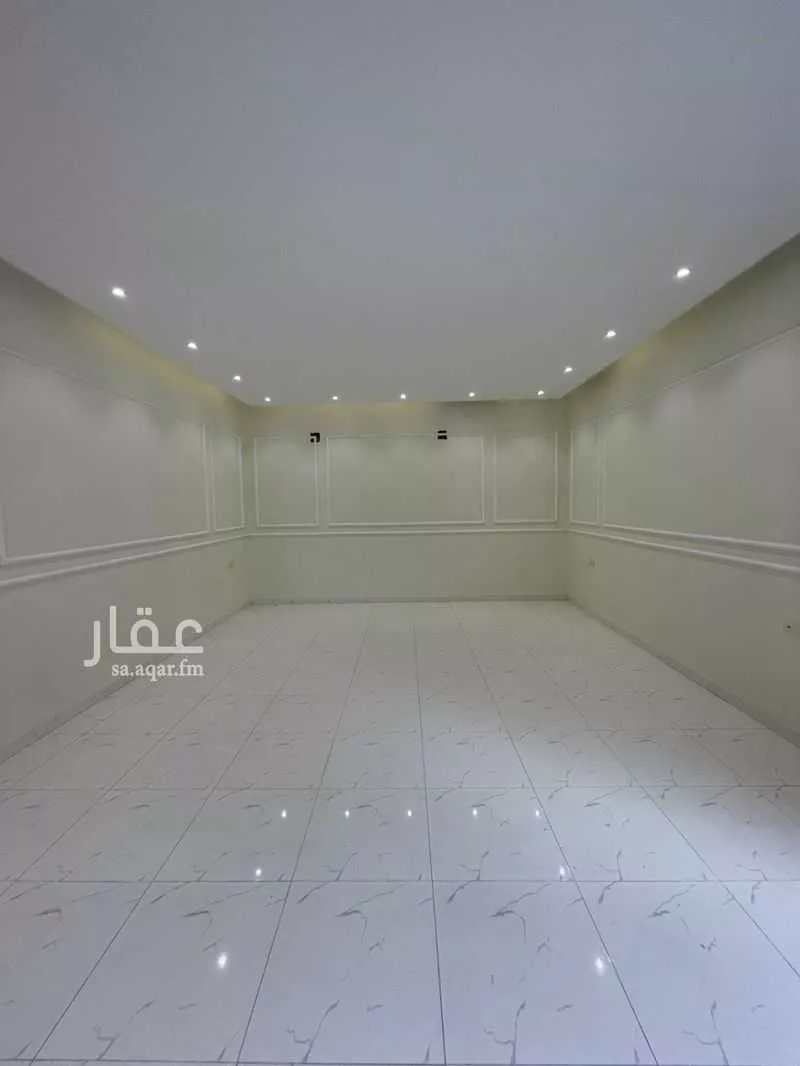 5 bedroom villa in Al Aridh 4
