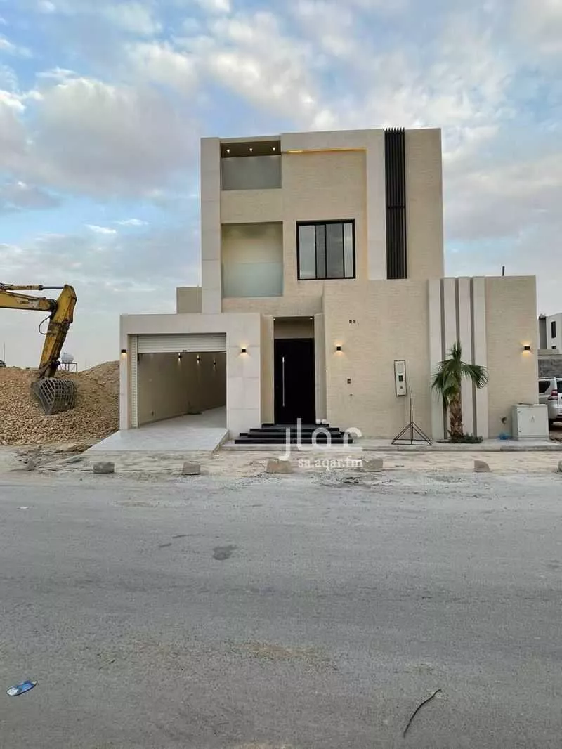 5 bedroom villa in Al Aridh 7