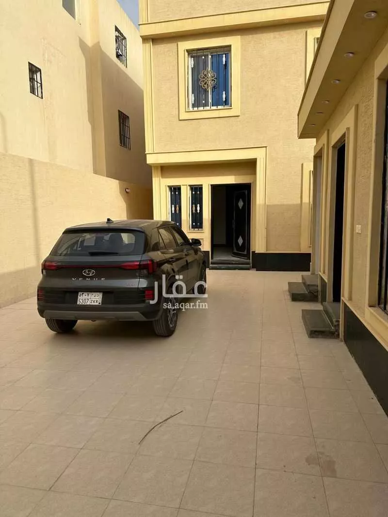 فيلا 4 غرف في عكاظ 8
