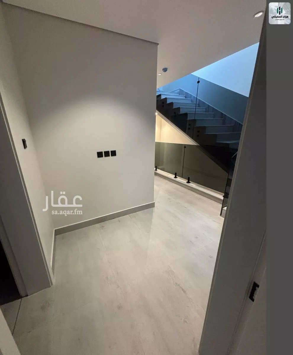 فيلا 5 غرف في العارض 30