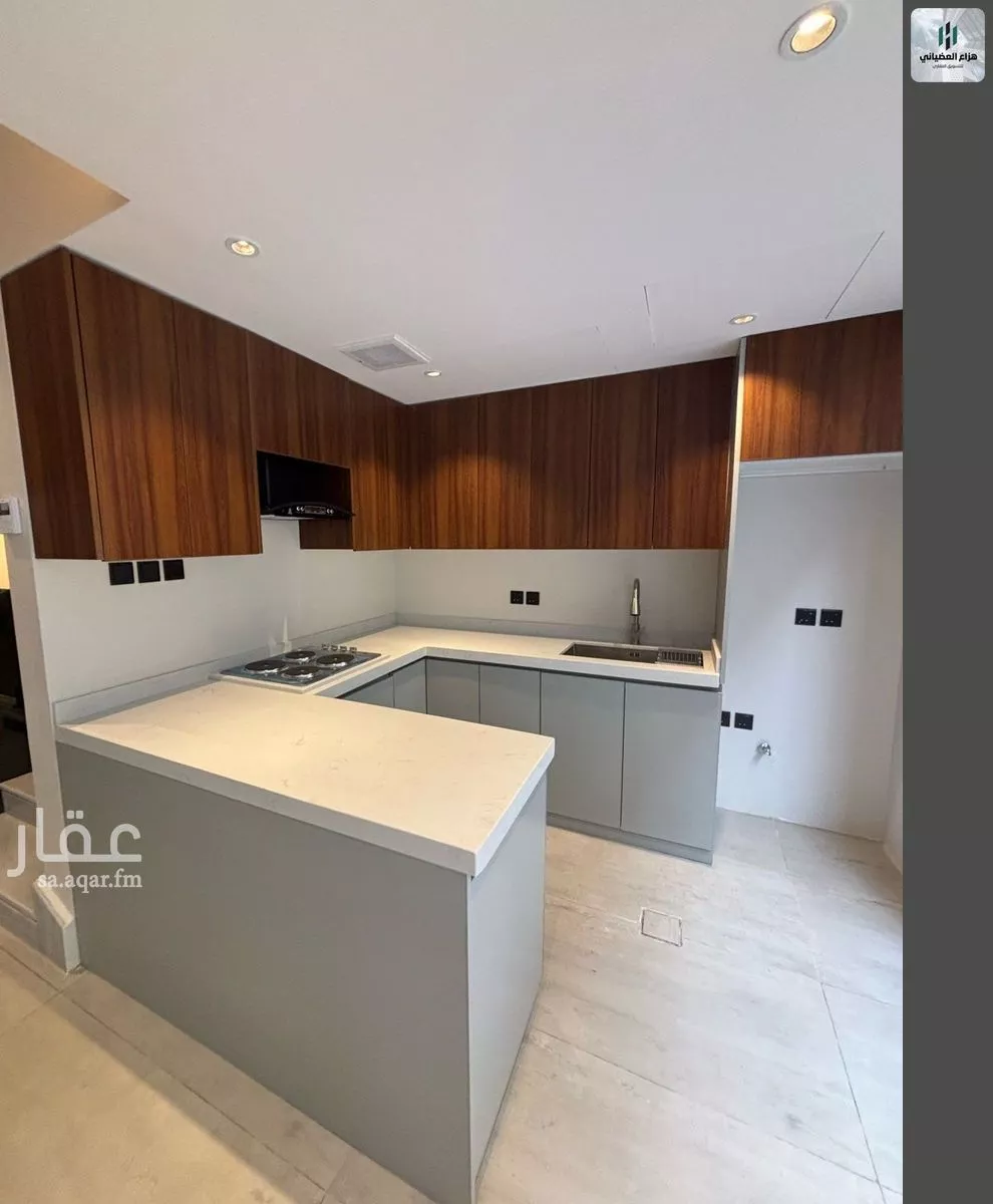 فيلا 5 غرف في العارض 6