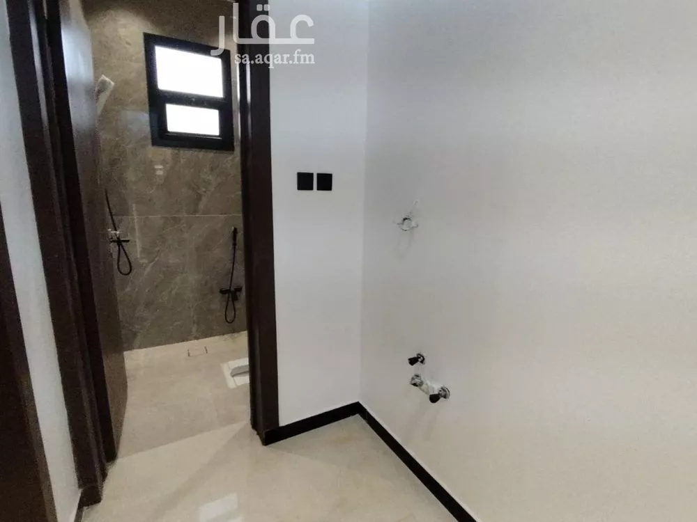 3 bedroom apartment in Al Hazm 12