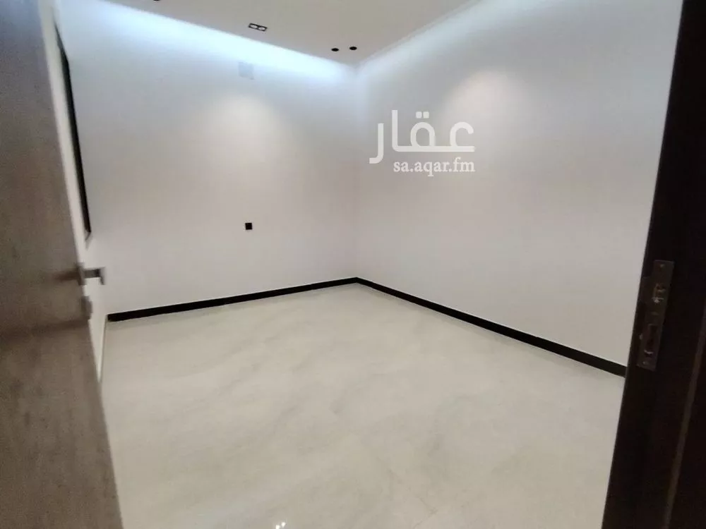 3 bedroom apartment in Al Hazm 5
