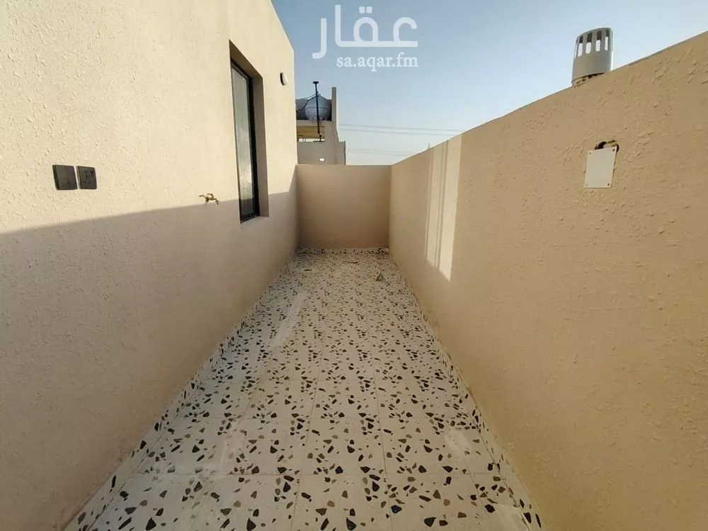 3 bedroom apartment in Al Hazm 9