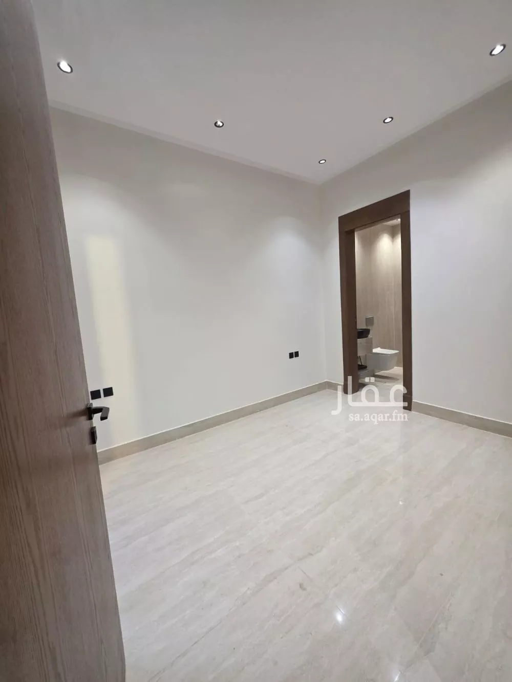 4 bedroom apartment in Dhahrat Namar 10