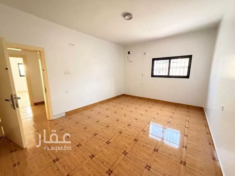 فيلا 11 غرف في العليا 8