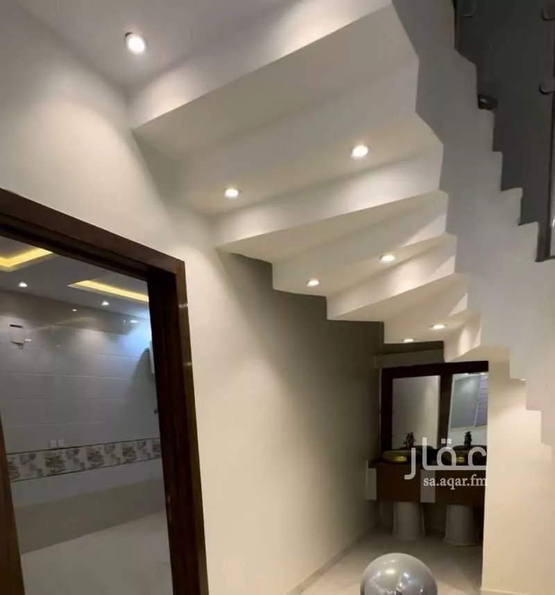 5 bedroom villa in Dhahrat Namar 11