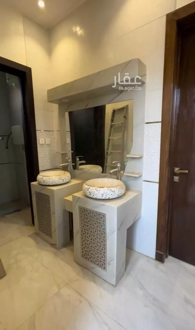 5 bedroom villa in Dhahrat Namar 3
