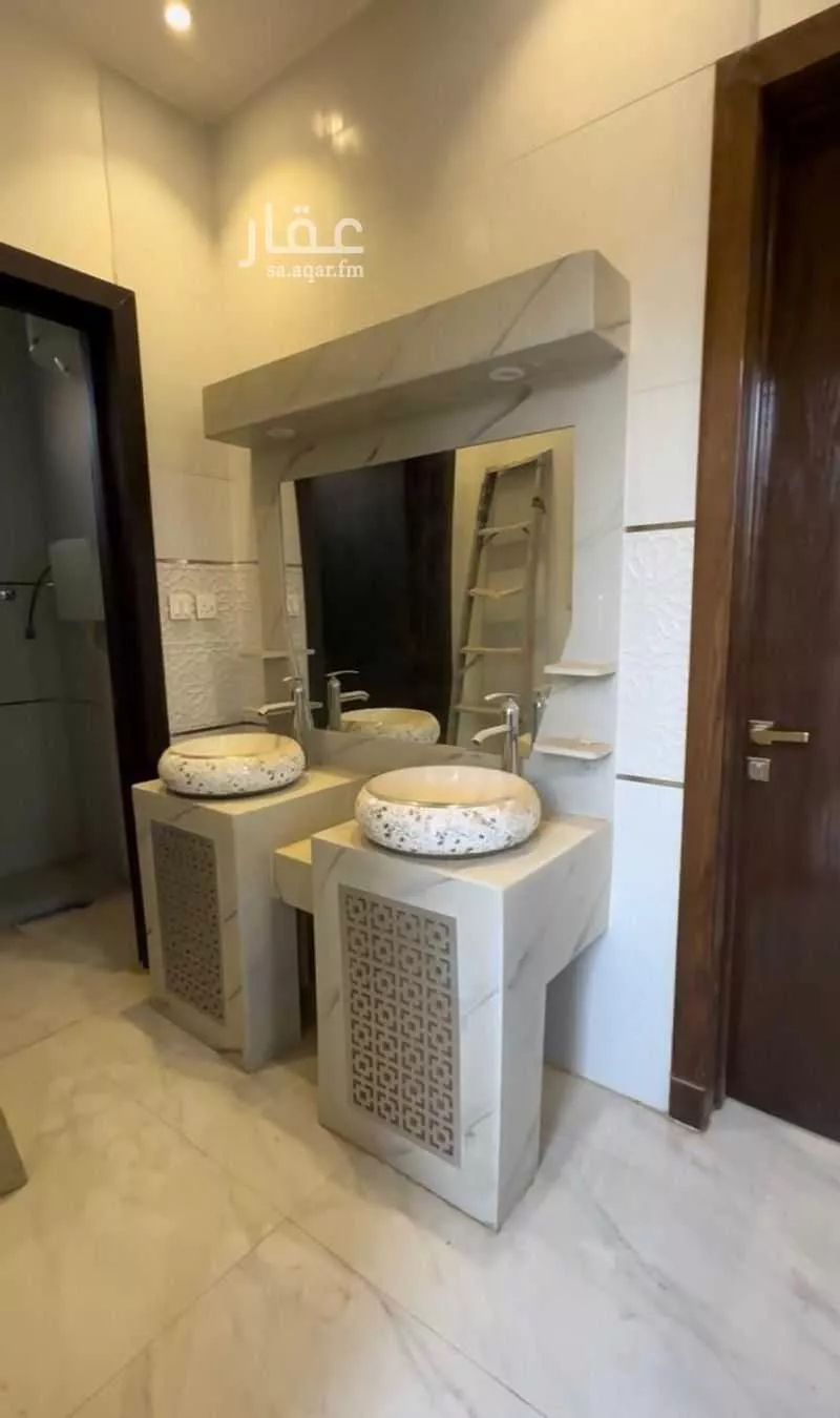 5 bedroom villa in Dhahrat Namar 4