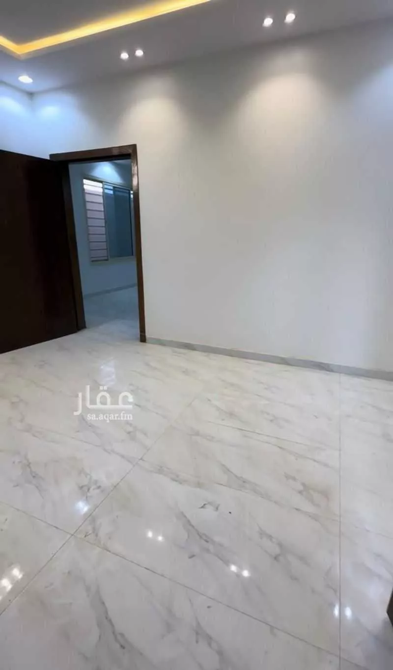 5 bedroom villa in Dhahrat Namar 6