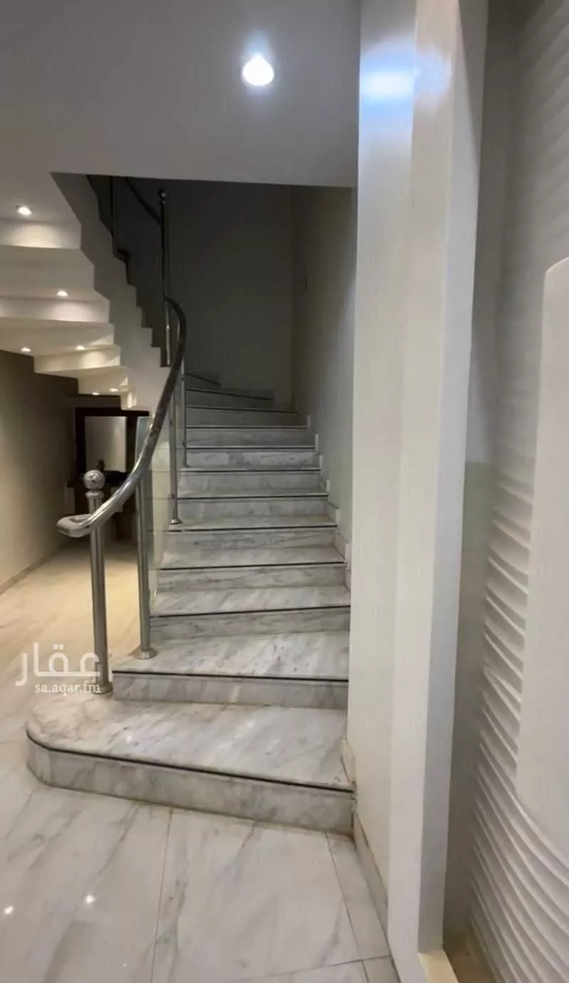 5 bedroom villa in Dhahrat Namar 9