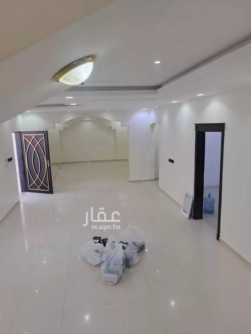 شقة 5 غرف في الرمال 11