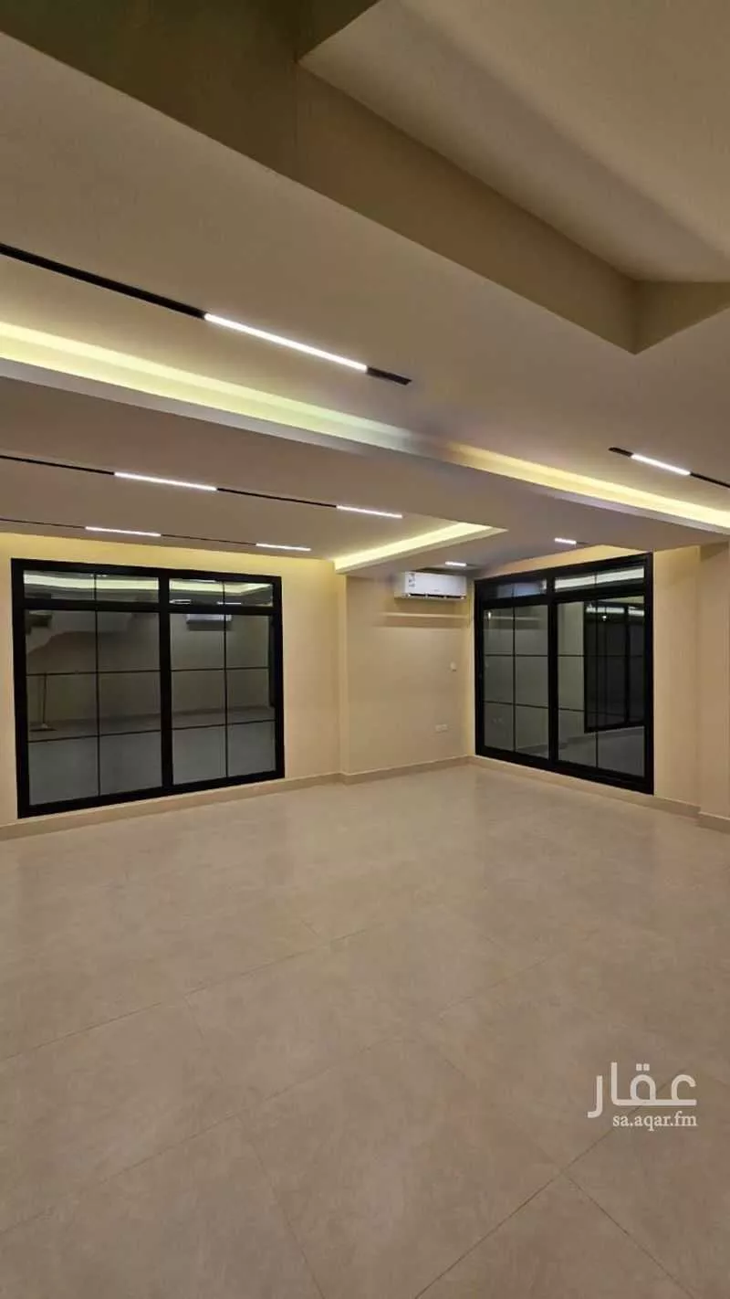 فيلا 6 غرف في الملقا 20