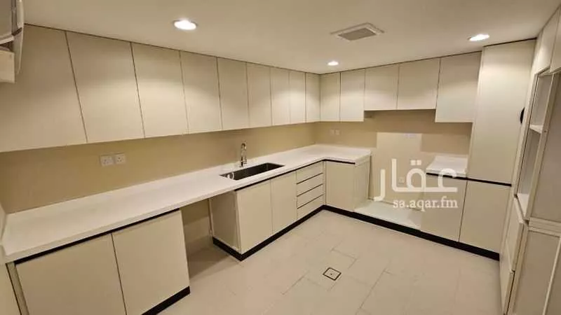 فيلا 6 غرف في الملقا 3