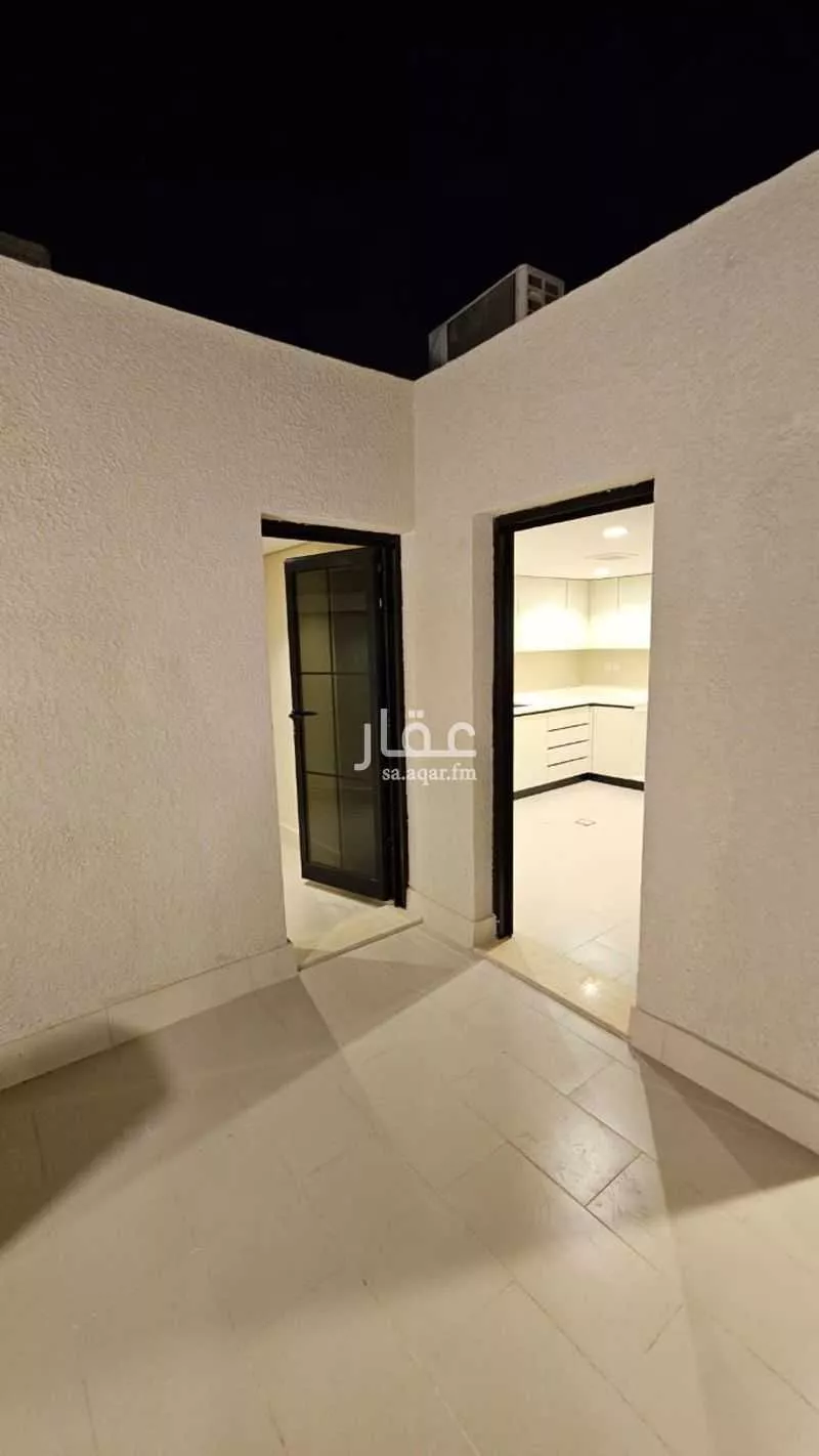 فيلا 6 غرف في الملقا 22