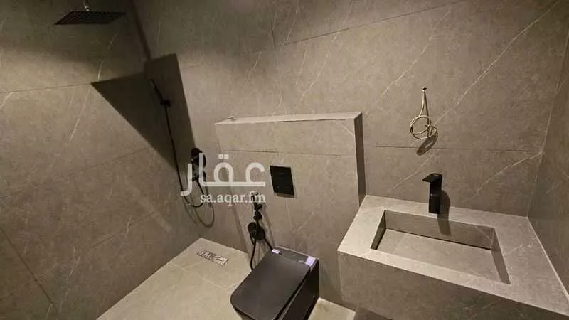 فيلا 6 غرف في الملقا 30
