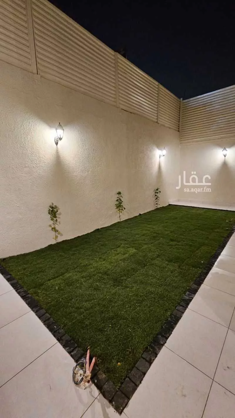 فيلا 6 غرف في الملقا 4