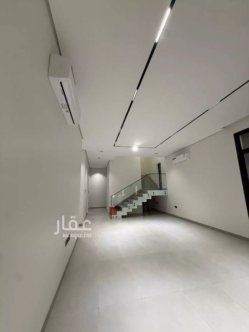 فيلا 5 غرف في العارض 12
