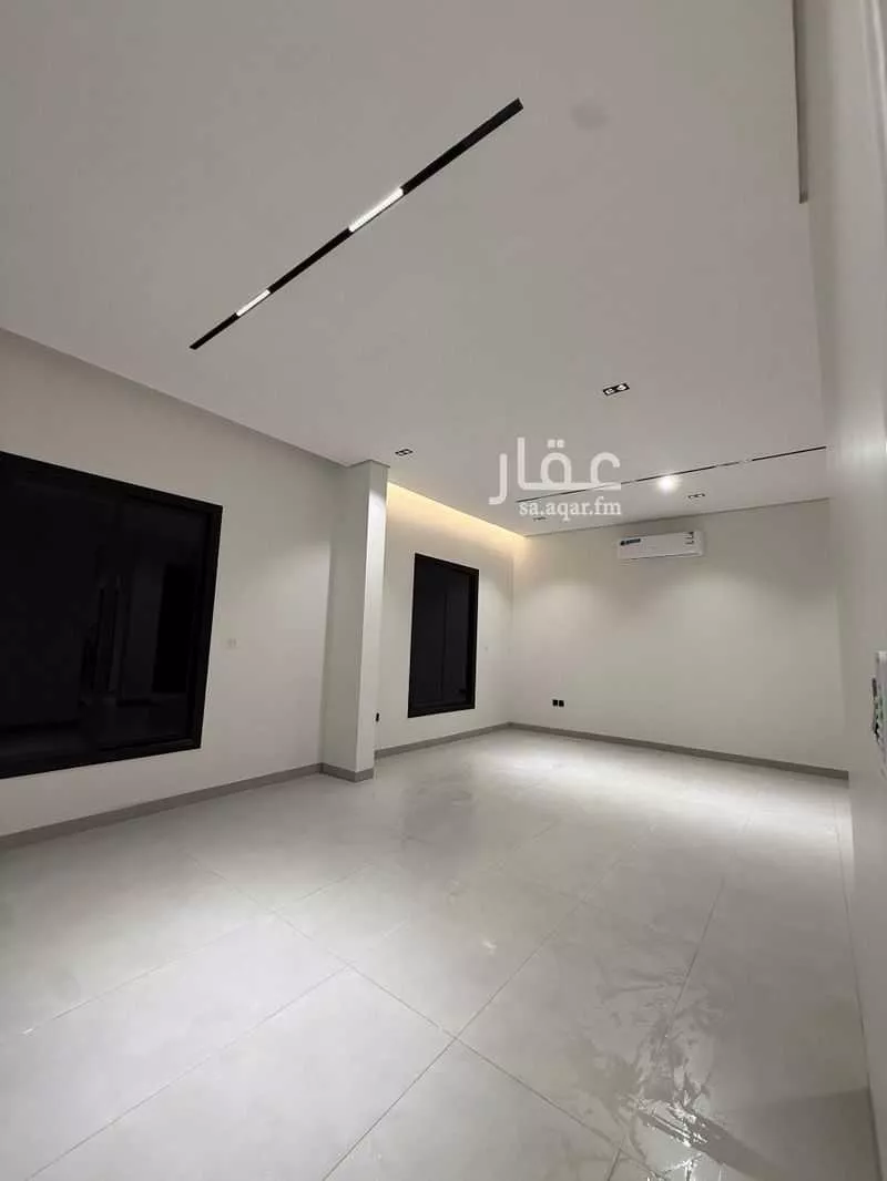 فيلا 5 غرف في العارض 18