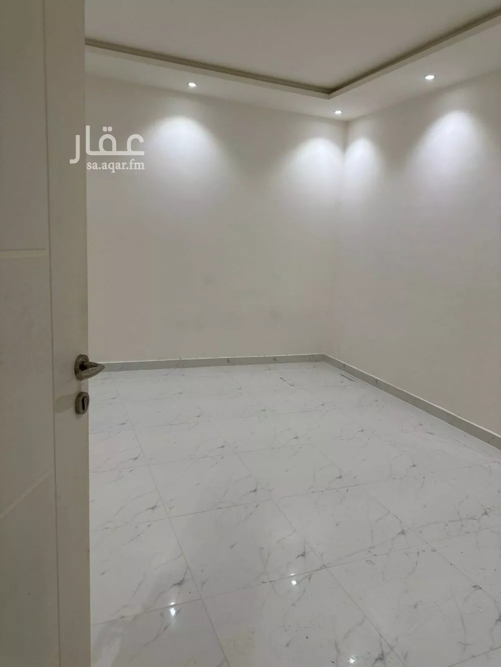 فيلا 9 غرف في طويق 17