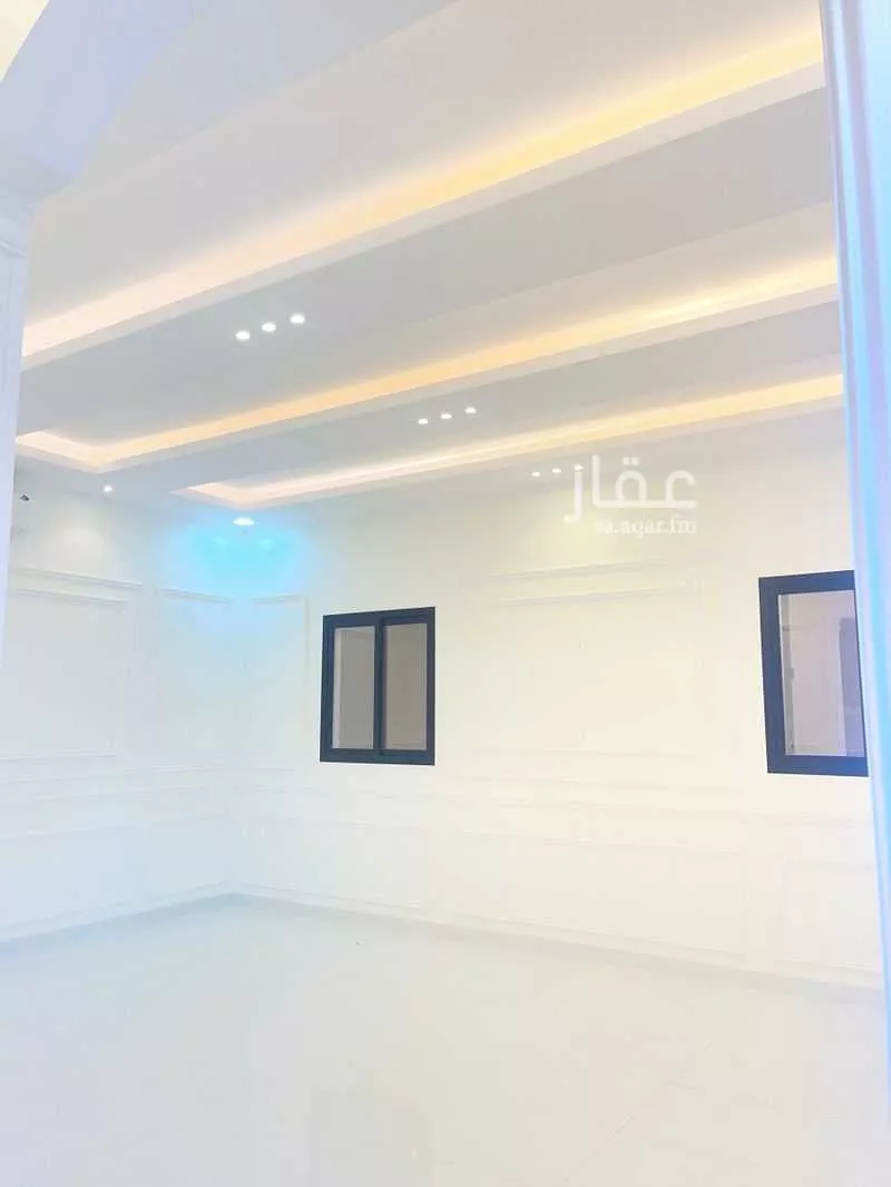 فيلا 7 غرف في الملقا 5
