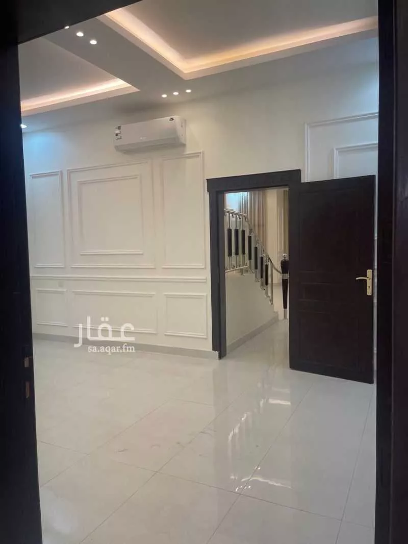 فيلا 7 غرف في الملقا 7