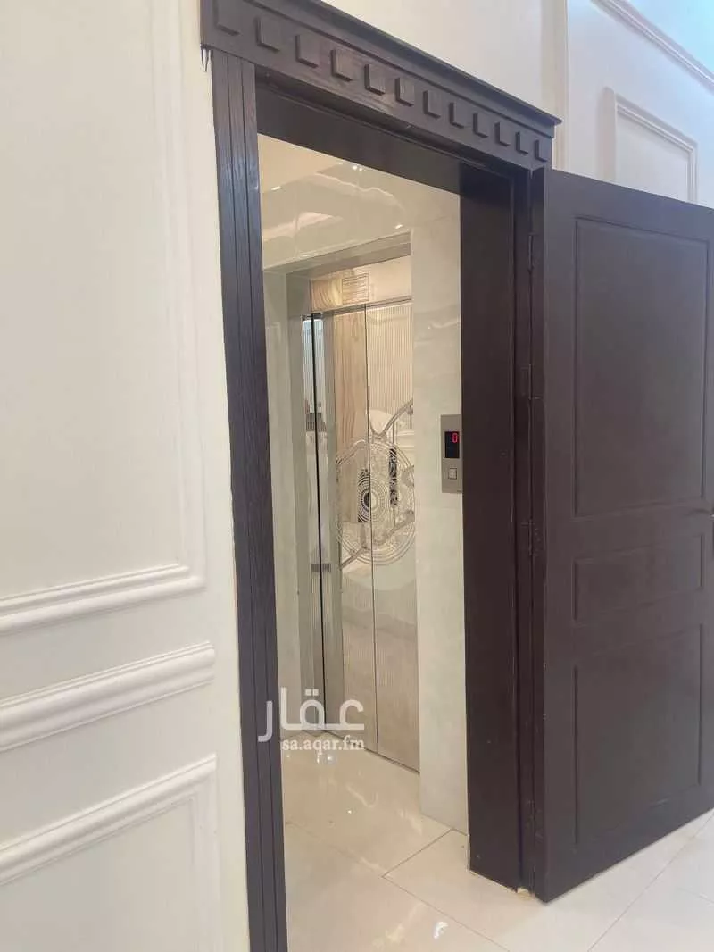 فيلا 7 غرف في الملقا 8