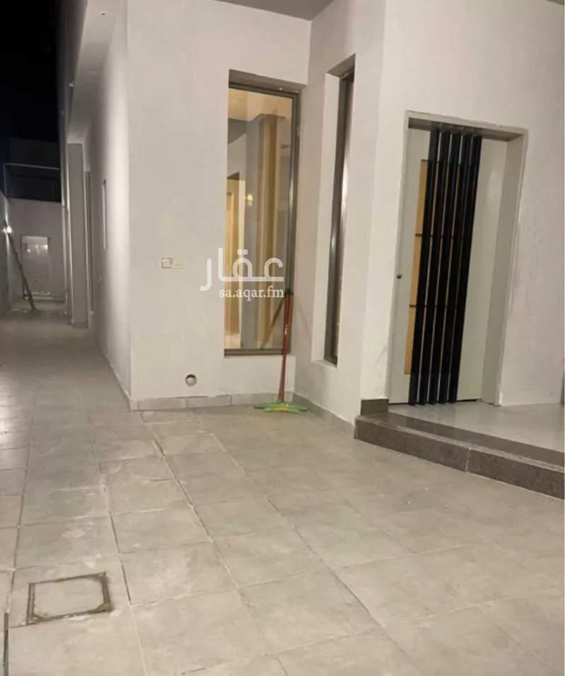 فيلا 5 غرف في العارض 8