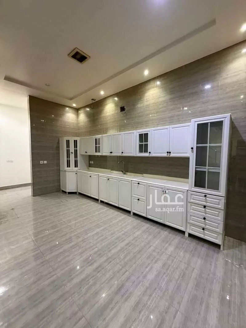 8 bedroom villa in Al Aridh, Riyadh 5