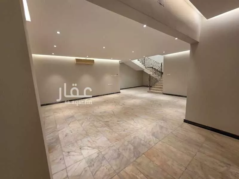 5 bedroom villa in Al Izdihar 9