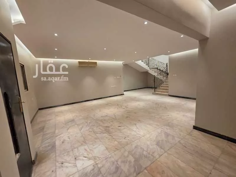 5 bedroom villa in Al Izdihar 10