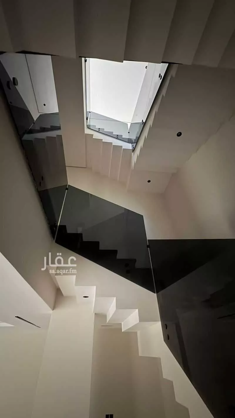 فيلا 4 غرف في العارض 22