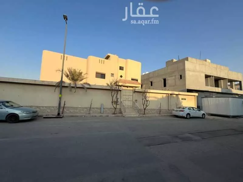 فيلا 7 غرف في الروضة 2