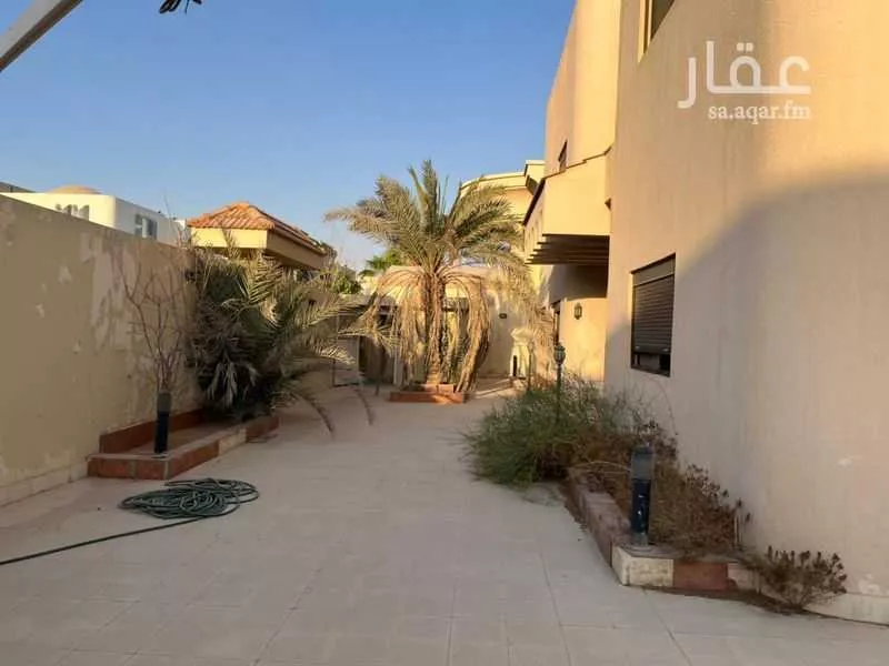 فيلا 7 غرف في الروضة 7
