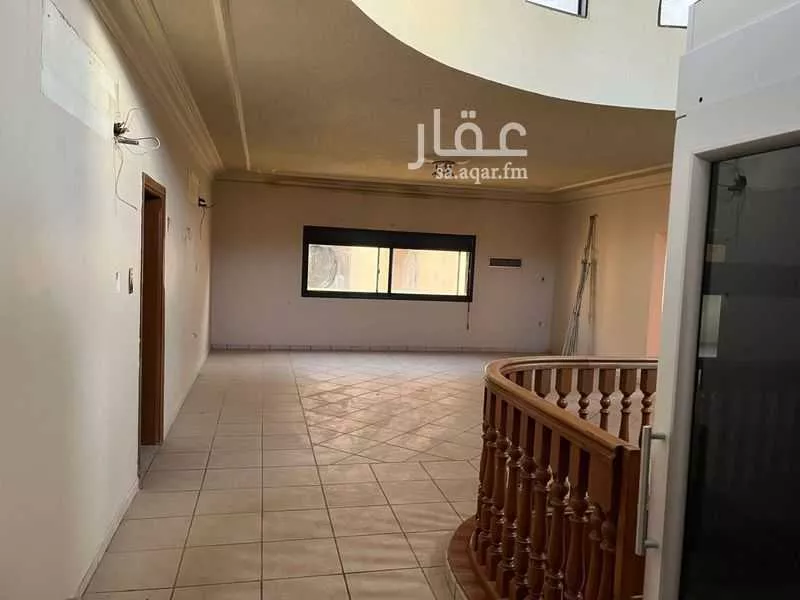 فيلا 7 غرف في الروضة 8