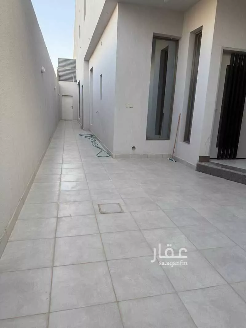 فيلا 7 غرف في العارض 9