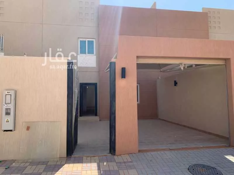 فيلا 4 غرف في الرياض 5