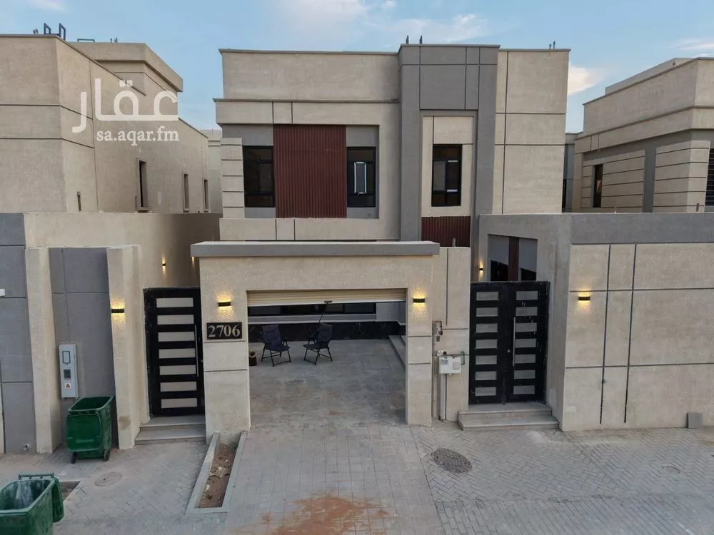 6 bedroom villa in Al Janadriyah 2