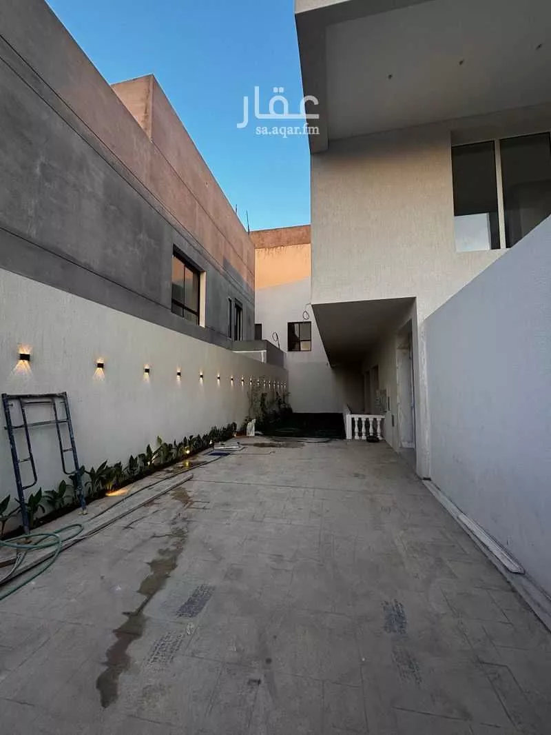 فيلا 3 غرف في النخيل 2