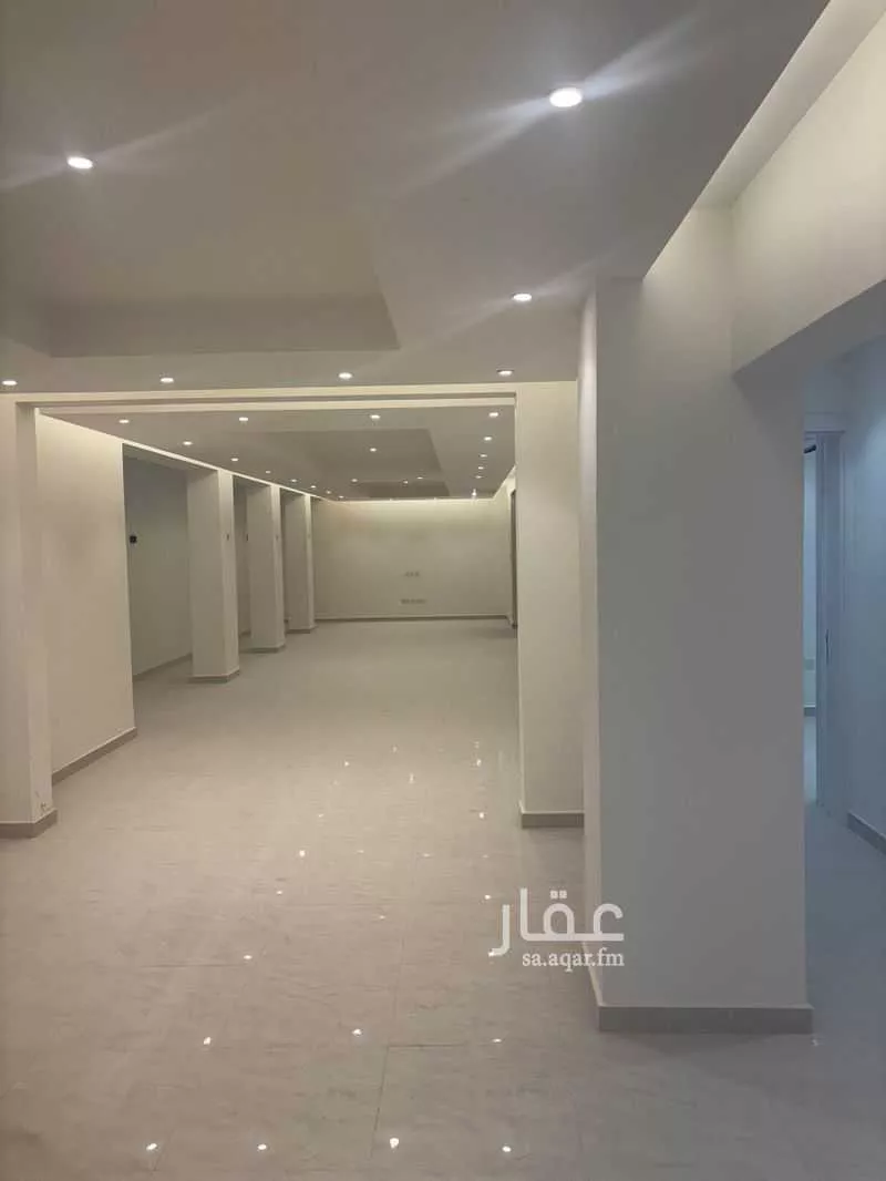 فيلا 3 غرف في النخيل 10